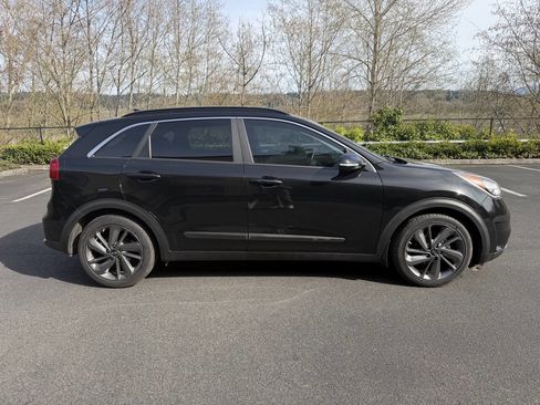 Used 2017 Kia Niro image 4