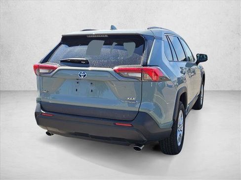 Used 2021 Toyota RAV4 XLE w/ Carpet Mat Package (TMS) AWD/4WD image 5