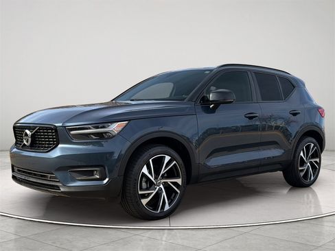 Used 2022 Volvo XC40 T5 R-Design w/ Advanced Package image 7