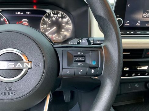 Used 2023 Nissan Rogue SV FWD image 22