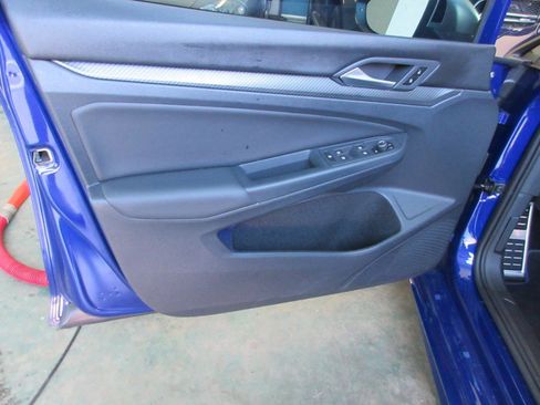 Used 2022 Volkswagen Golf R AWD/4WD image 5