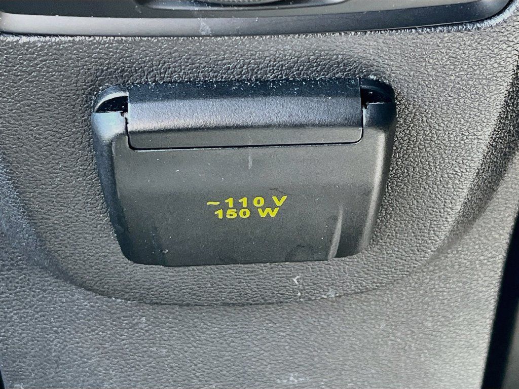 Used 2017 Ford Escape Titanium FWD image 25