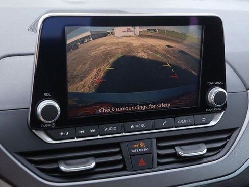 Used 2025 Nissan Altima 2.5 SR FWD image 16