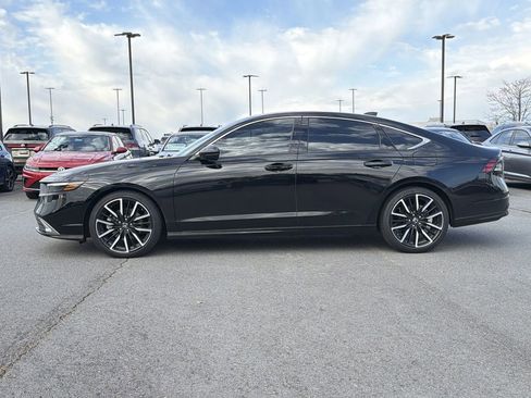 Used 2024 Honda Accord Touring image 2