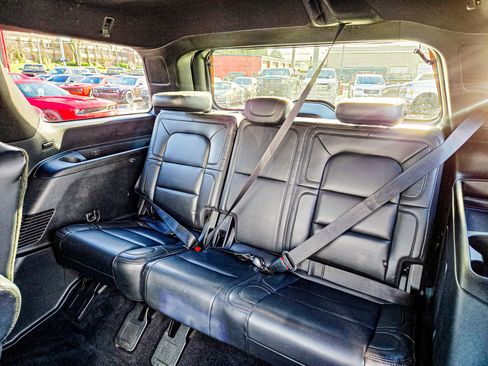 Used 2020 Lincoln Navigator Reserve image 12