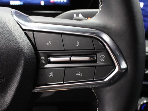 Used 2025 Chevrolet Traverse LT AWD/4WD image 28