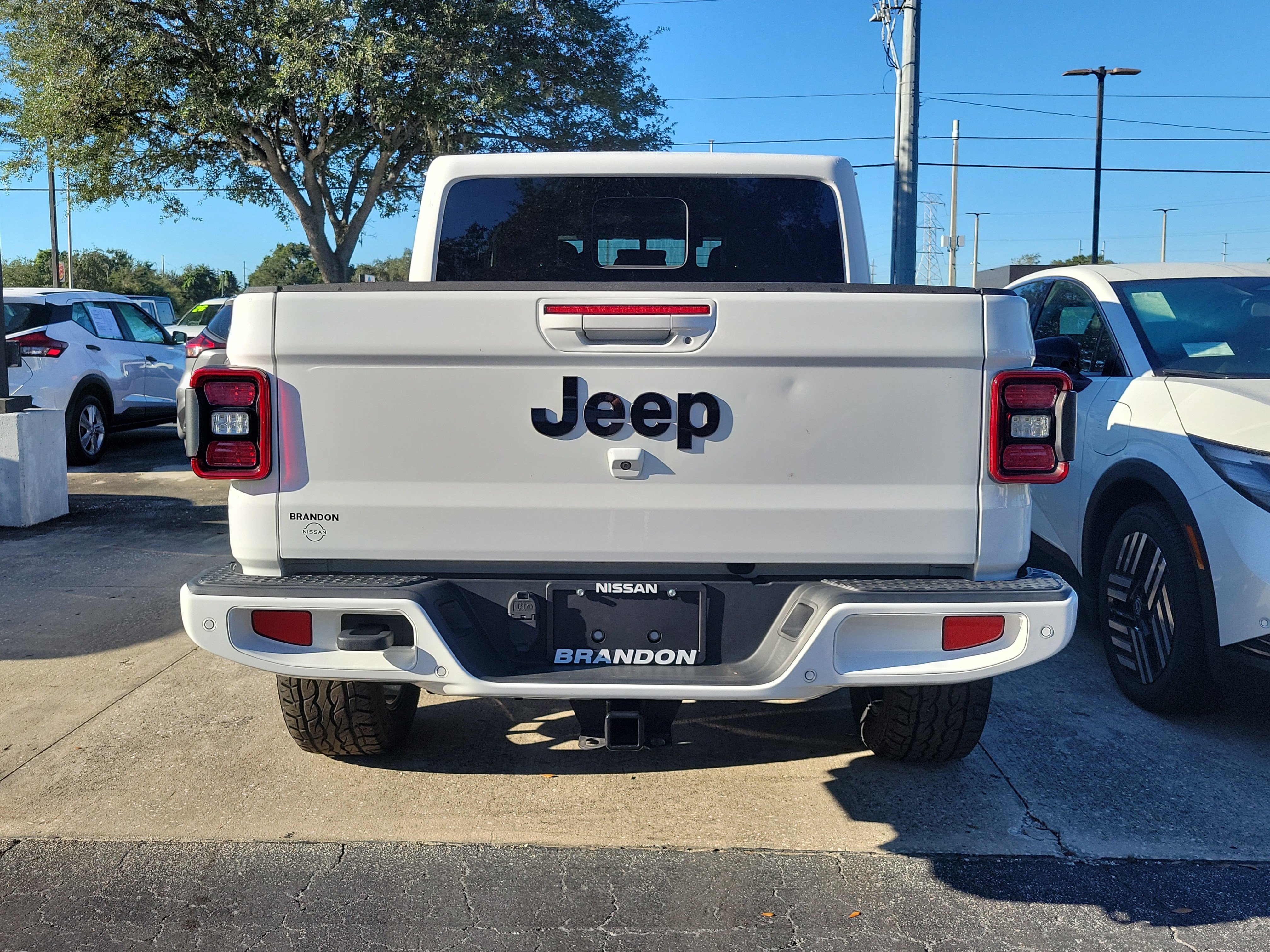 Used 2021 Jeep Gladiator Overland AWD/4WD image 7
