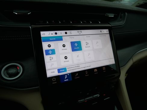 New 2025 Jeep Grand Cherokee Limited image 15