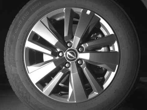 Used 2025 Nissan Pathfinder SV image 13