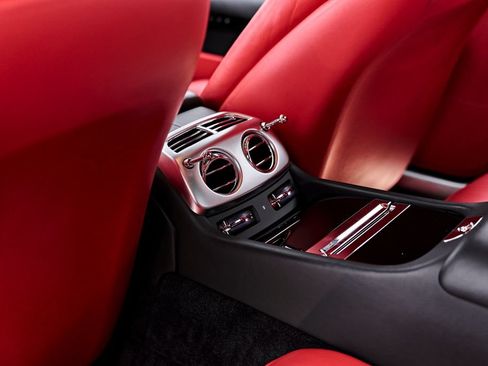 Used 2018 Rolls-Royce Wraith RWD image 54