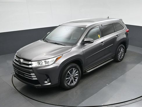 Used 2018 Toyota Highlander XLE w/ Protection Package #3 AWD/4WD image 70