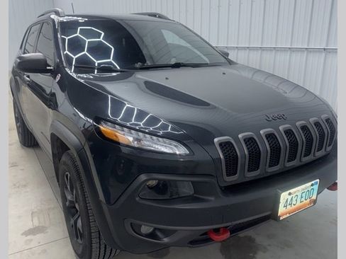 Used 2017 Jeep Cherokee Trailhawk w/ Cold Weather Group image 1