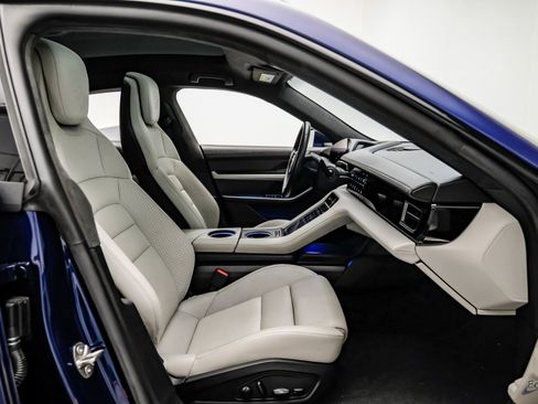 Used 2020 Porsche Taycan Turbo image 45