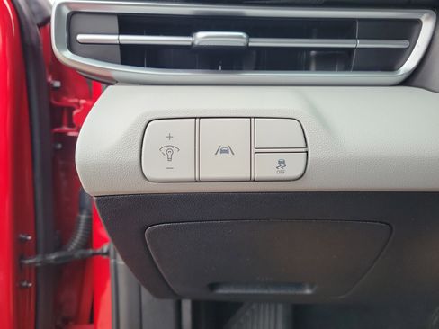 Used 2023 Hyundai Elantra Limited image 21