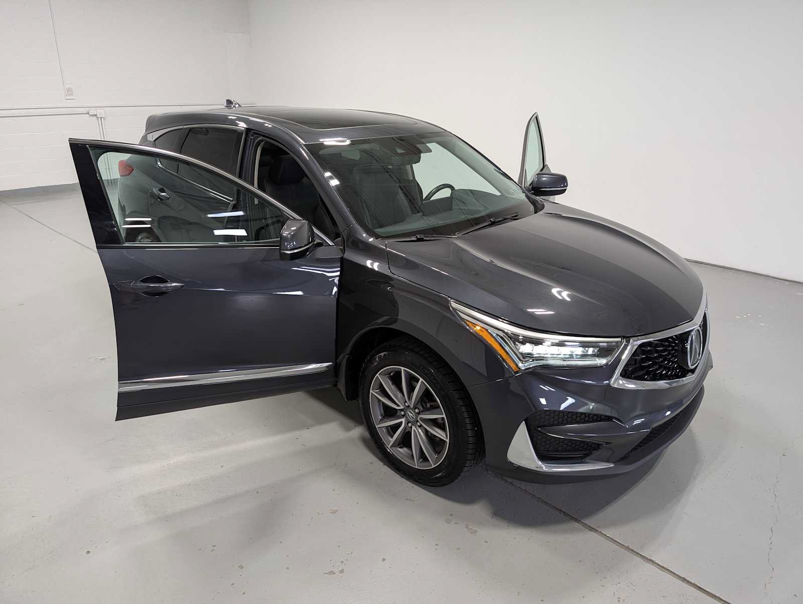 Used 2019 Acura RDX w/ Technology Package AWD/4WD image 17