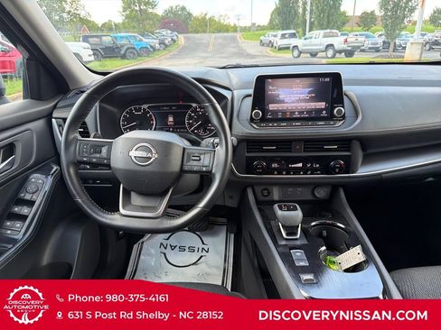 Certified 2025 Nissan Rogue SV FWD image 30