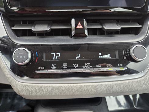 Used 2024 Toyota Corolla LE FWD image 27