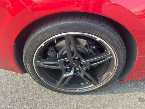 Used 2021 Chevrolet Corvette Stingray Premium Cpe w/ Z51 Performance Package RWD image 23