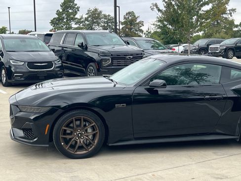 Used 2025 Ford Mustang GT Premium RWD image 7