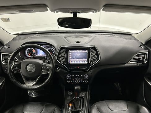 Used 2019 Jeep Cherokee Limited AWD/4WD image 16