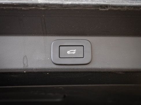 Used 2025 Land Rover Range Rover Sport Dynamic SE image 20