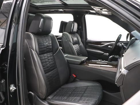 Used 2024 Cadillac Escalade ESV Sport Platinum w/ LPO, ONYX Package image 28