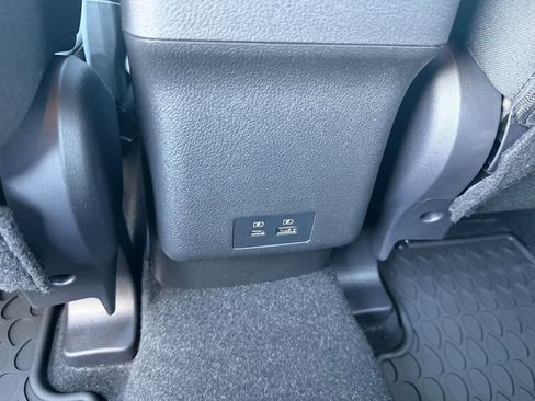 Used 2025 Mitsubishi Outlander Sport AWD image 23