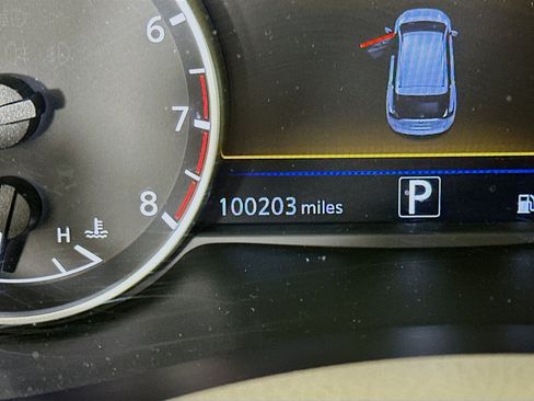 Used 2018 Nissan Murano SV image 19