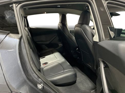 Certified 2023 Tesla Model Y Long Range AWD/4WD image 11