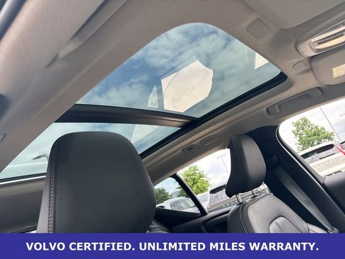 Certified 2025 Volvo XC40 B5 Plus AWD/4WD image 15