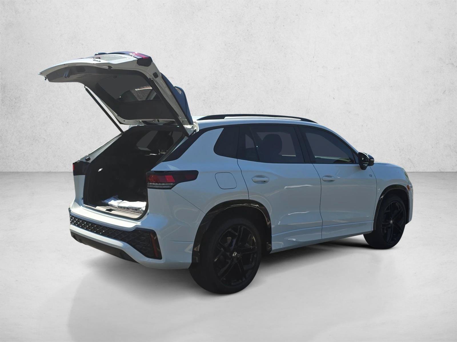 New 2026 Volkswagen Tiguan SE R-Line FWD image 2