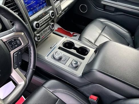 Used 2021 Ford Expedition Max XLT image 18