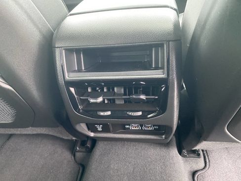 Used 2024 Jeep Grand Cherokee Altitude image 17