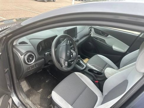 Used 2022 Hyundai Kona SE FWD image 6