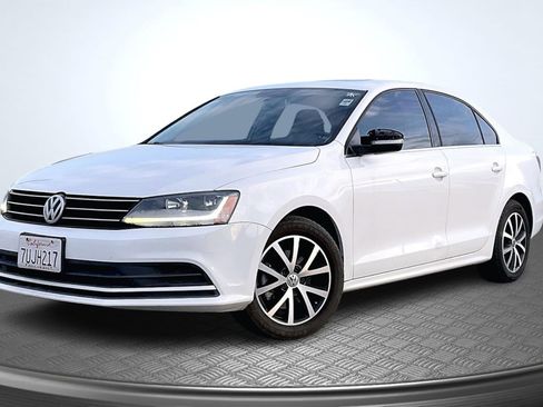 Used 2017 Volkswagen Jetta SE image 12