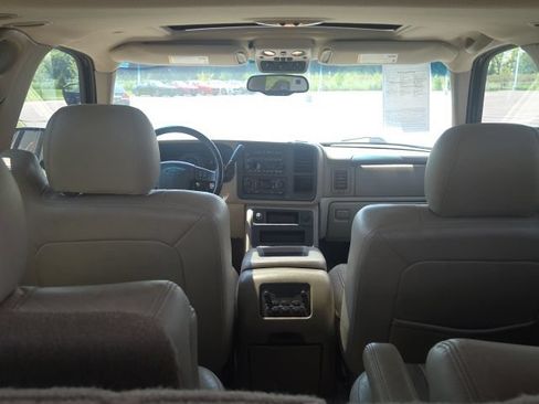 Used 2003 Chevrolet Tahoe LT AWD/4WD image 19