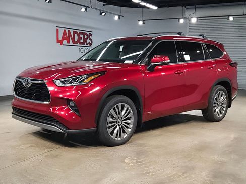 New 2026 Toyota Highlander Platinum AWD/4WD image 3