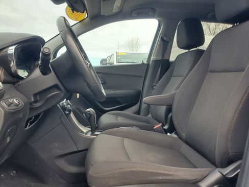 Used 2018 Chevrolet Trax LT FWD image 5