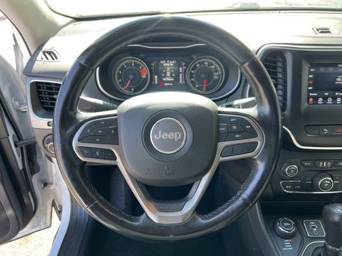 Used 2021 Jeep Cherokee Latitude Plus AWD/4WD image 12
