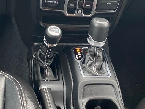 Used 2023 Jeep Wrangler Unlimited Sahara w/ Cold Weather Group image 10