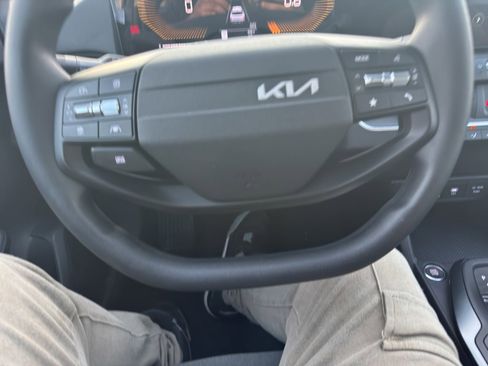 Used 2025 Kia K4 image 25