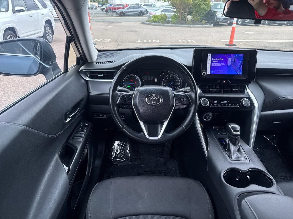 Used 2023 Toyota Venza LE AWD/4WD image 13