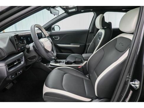 New 2025 Kia K4 GT-Line image 18
