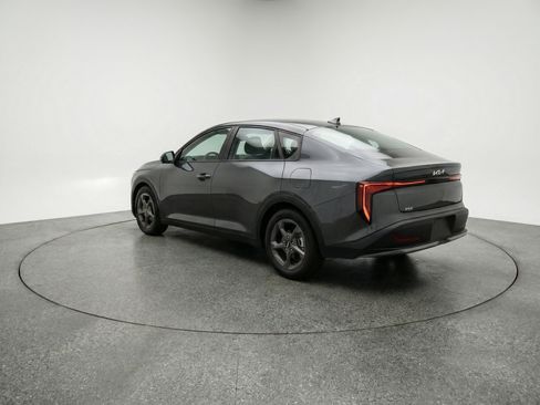 Used 2025 Kia K4 LXS image 6