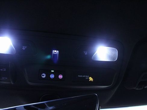 Used 2020 Chevrolet Camaro LT image 21