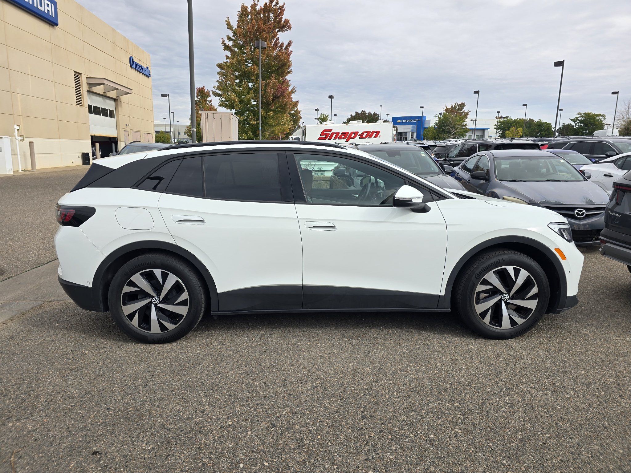 Used 2024 Volkswagen ID.4 2WD image 7