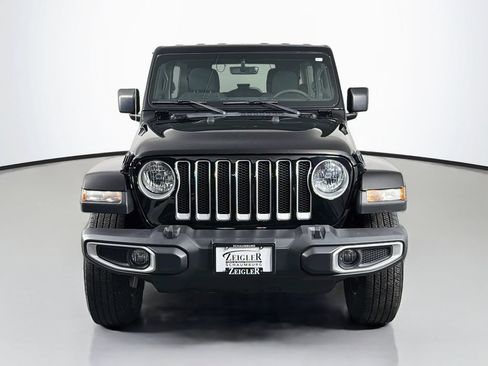 Used 2023 Jeep Wrangler Unlimited Sahara AWD/4WD image 2