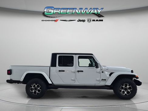 Used 2023 Jeep Gladiator Sport AWD/4WD image 5