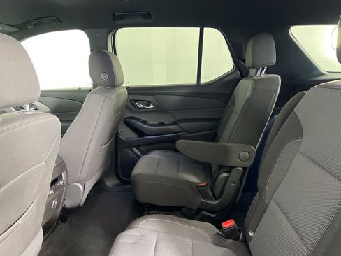 Used 2023 Chevrolet Traverse LT w/ Rear Camera Mirror Package image 13