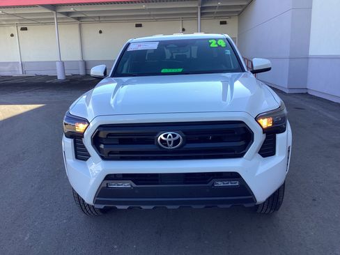 Certified 2024 Toyota Tacoma SR5 image 3